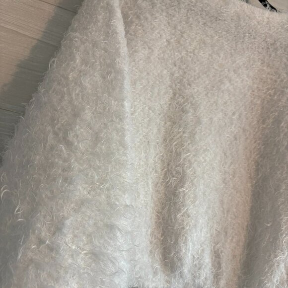 Zara Sweater Womens S White Fuzzy Shaggy Eyelash Knit Cropped Long Sleeve - Picture 4 of 4